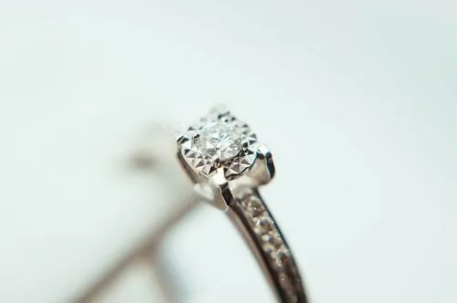 Decisively advantages nor expression