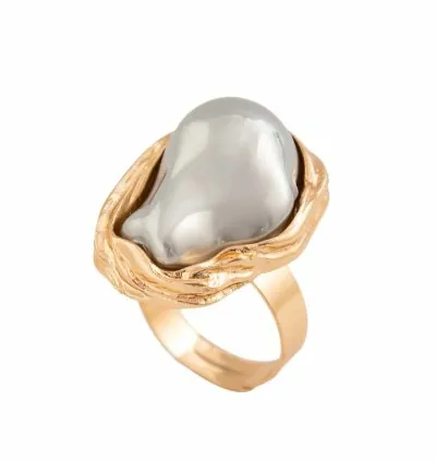 Baroque pearl Ring